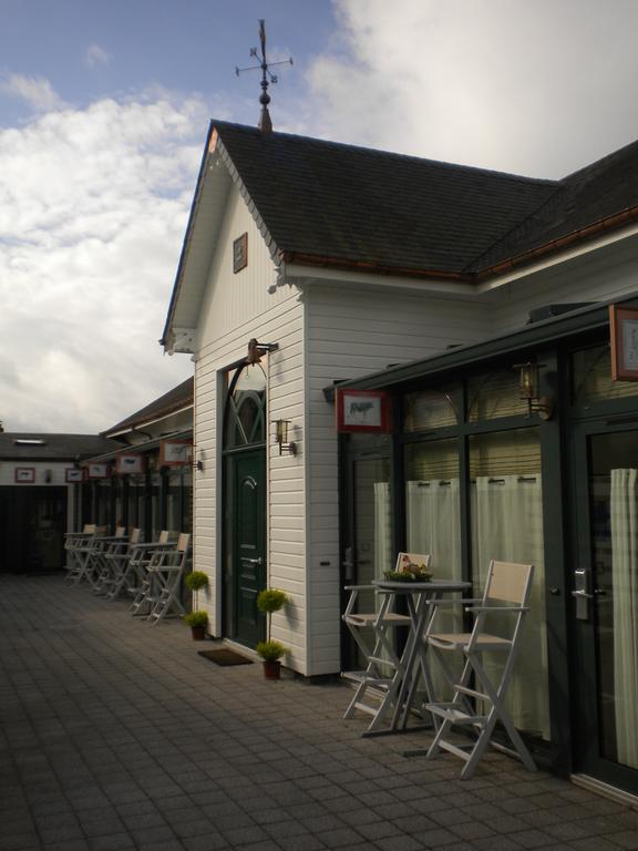 Hotel Le Manoir Aux Vaches Yvetot Exterior foto